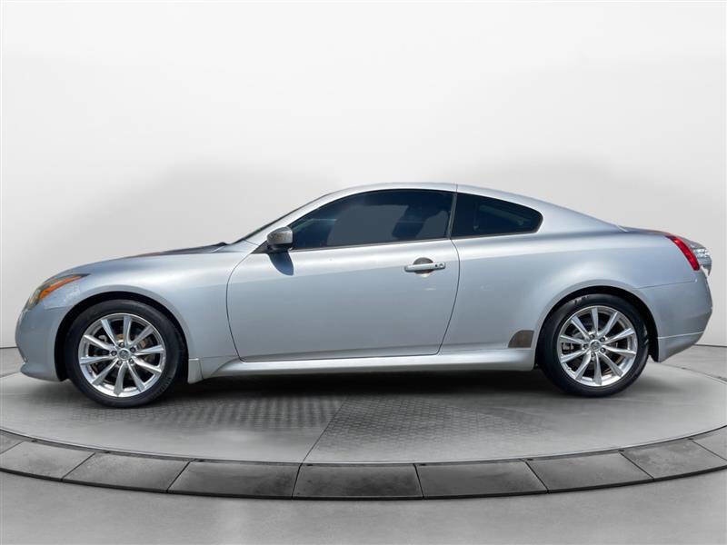 Used 2011 INFINITI G37 Journey w/ Premium Pkg image 2