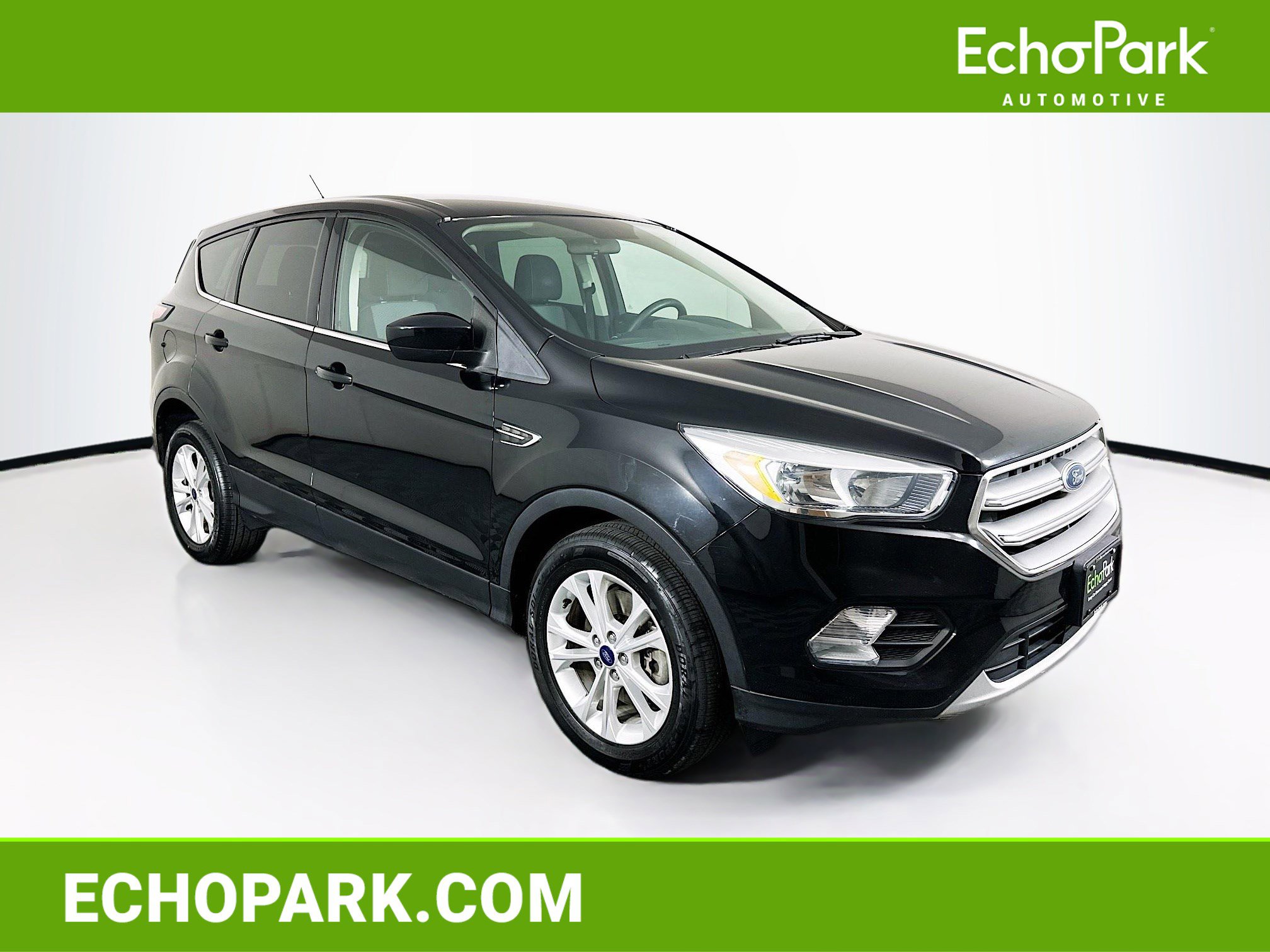 Used 2017 Ford Escape SE FWD image 1