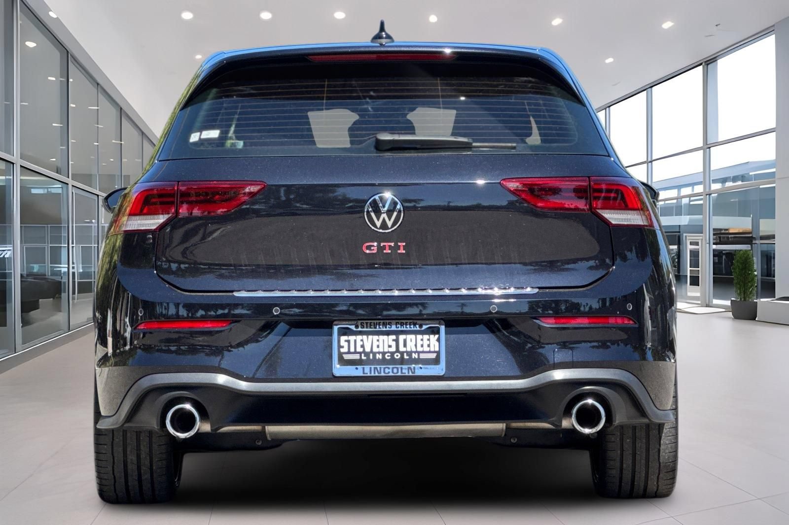 Used 2022 Volkswagen GTI Autobahn FWD image 5
