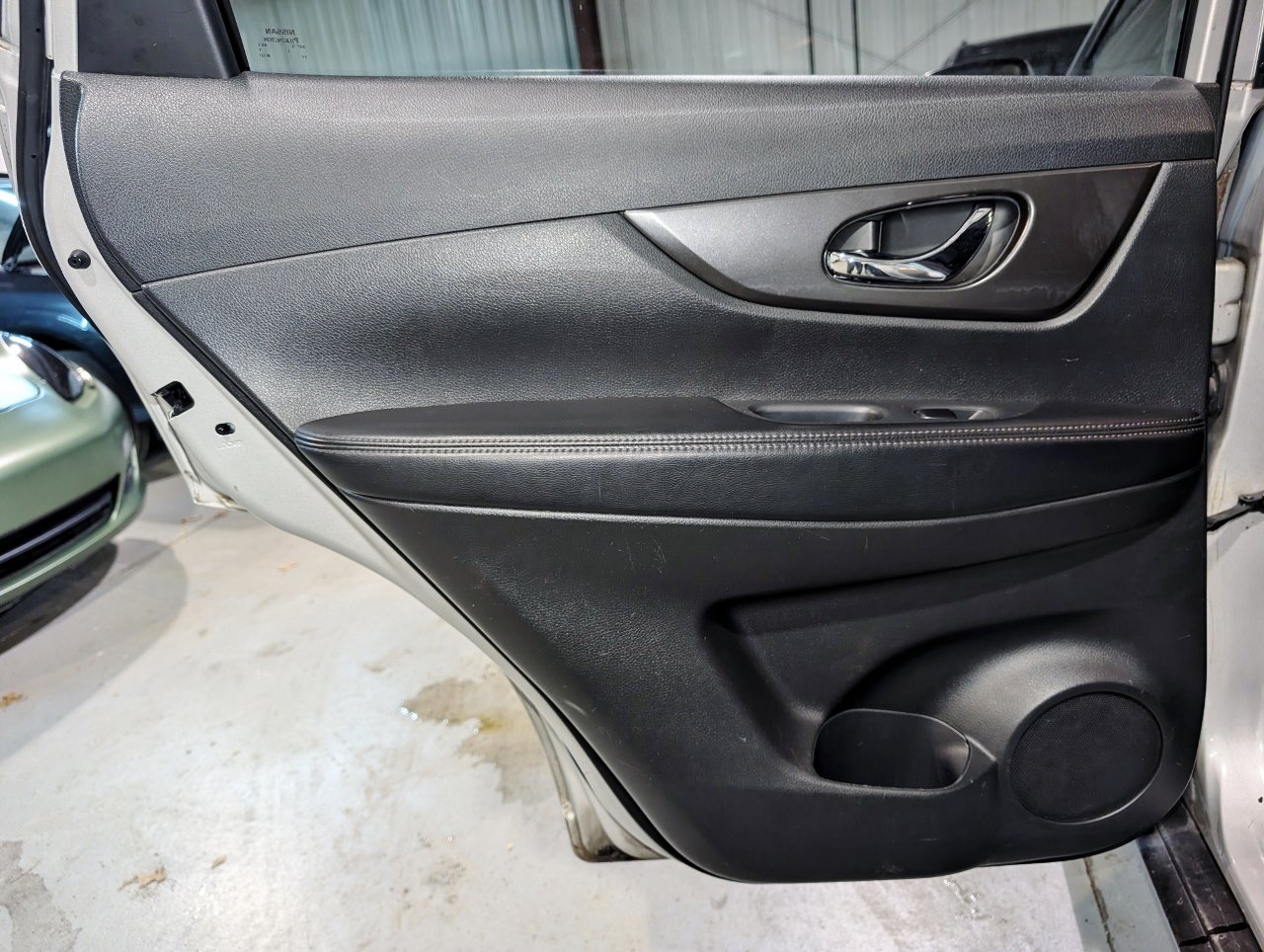 Used 2015 Nissan Rogue SV w/ SV Premium Package image 21