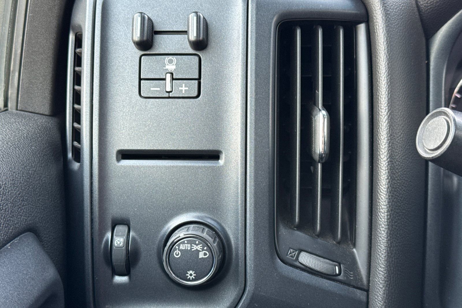 Used 2018 GMC Sierra 2500 Base w/ Sierra Convenience Package image 26