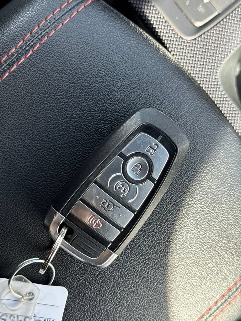Used 2021 Ford Edge ST-Line AWD/4WD image 38
