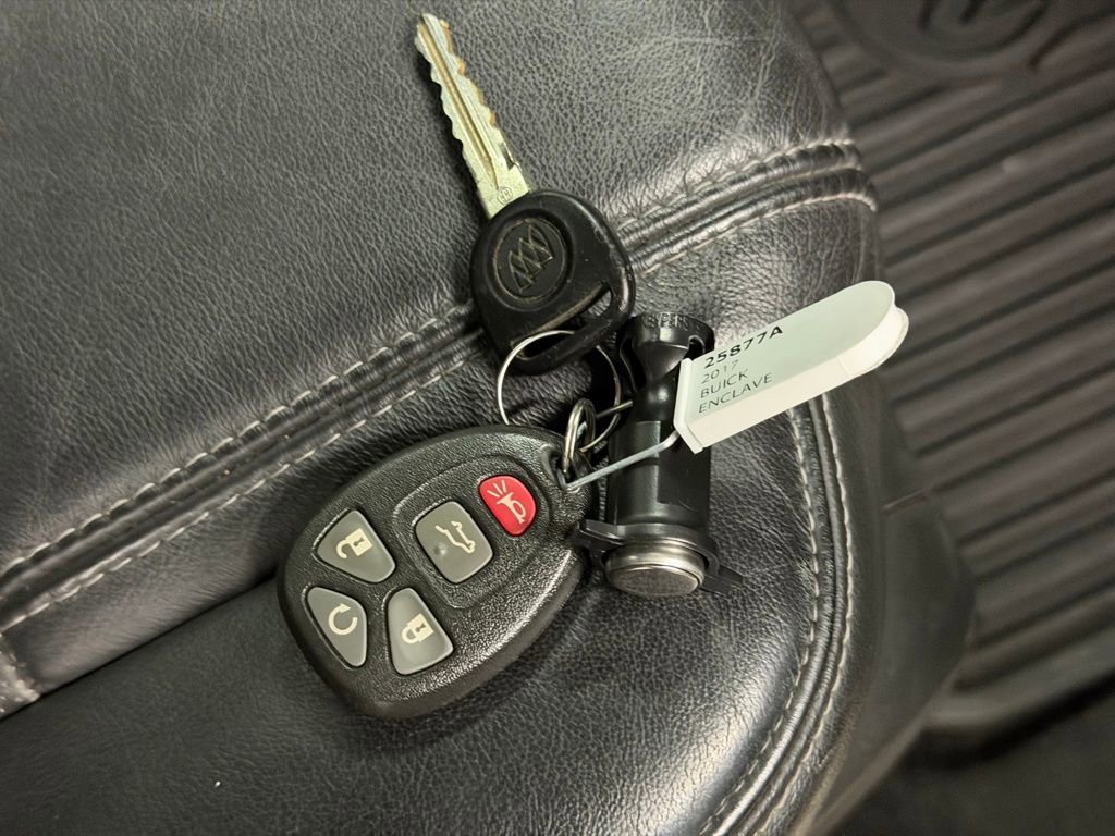 Used 2017 Buick Enclave Leather image 23
