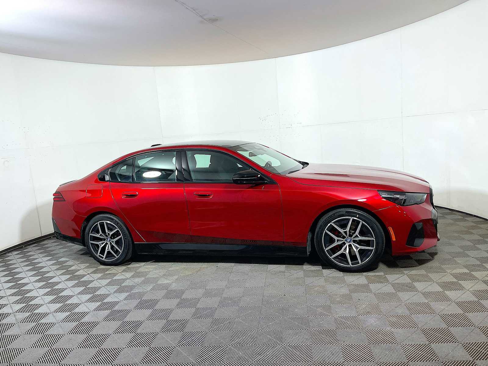 Used 2024 BMW i5 M60 w/ Premium Package image 7