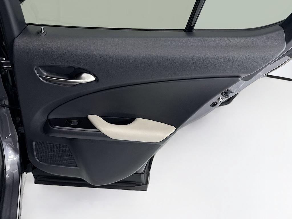 Used 2019 Lexus UX 200 FWD image 25