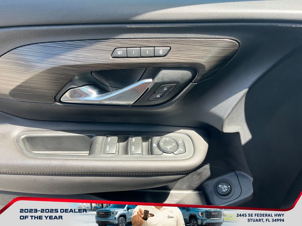 Used 2021 GMC Terrain SLT w/ Elevation Edition image 16