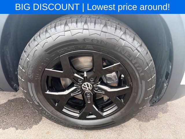 Used 2024 Volkswagen Atlas Peak Edition SE AWD/4WD image 5