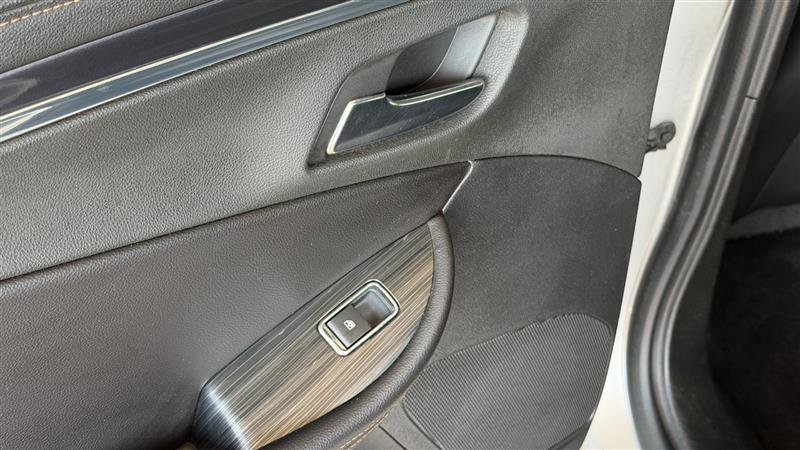 Used 2016 Chevrolet Impala LTZ FWD image 40