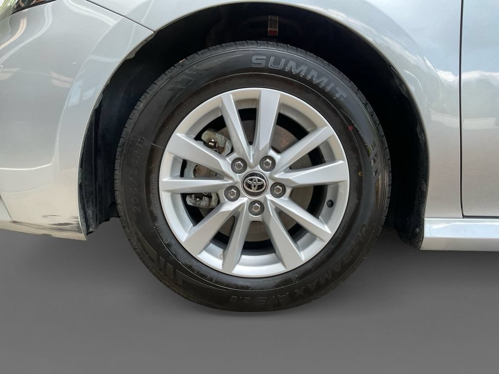 Used 2025 Toyota Camry LE FWD image 15