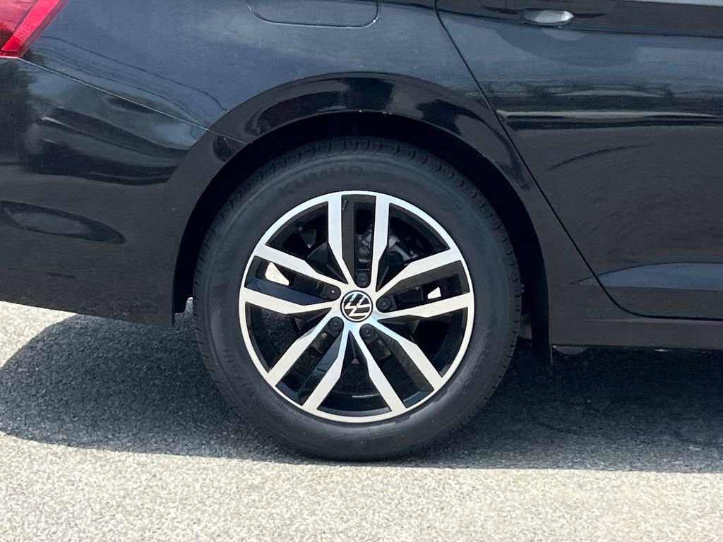 New 2026 Volkswagen Jetta SE FWD image 4