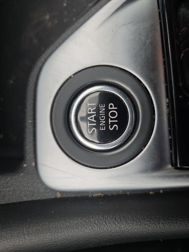Used 2023 Nissan Sentra SR w/ SR Premium Package FWD image 39