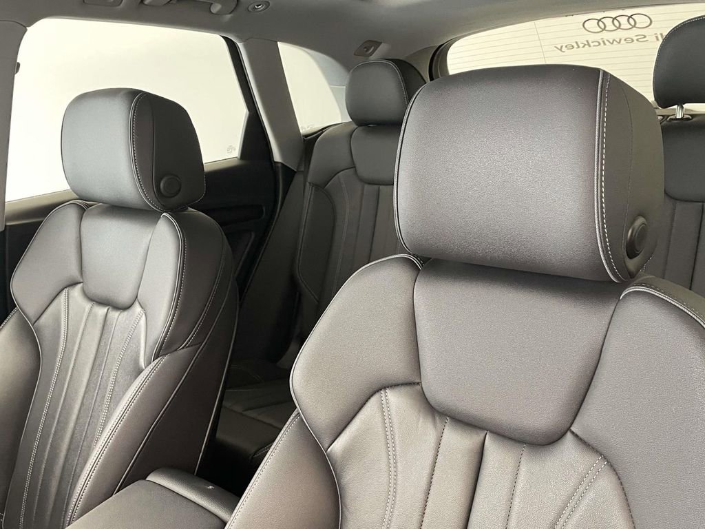 Certified 2024 Audi Q5 2.0T Premium Plus w/ Premium Plus Package image 5