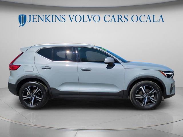 Certified 2025 Volvo XC40 B5 Core AWD/4WD image 2