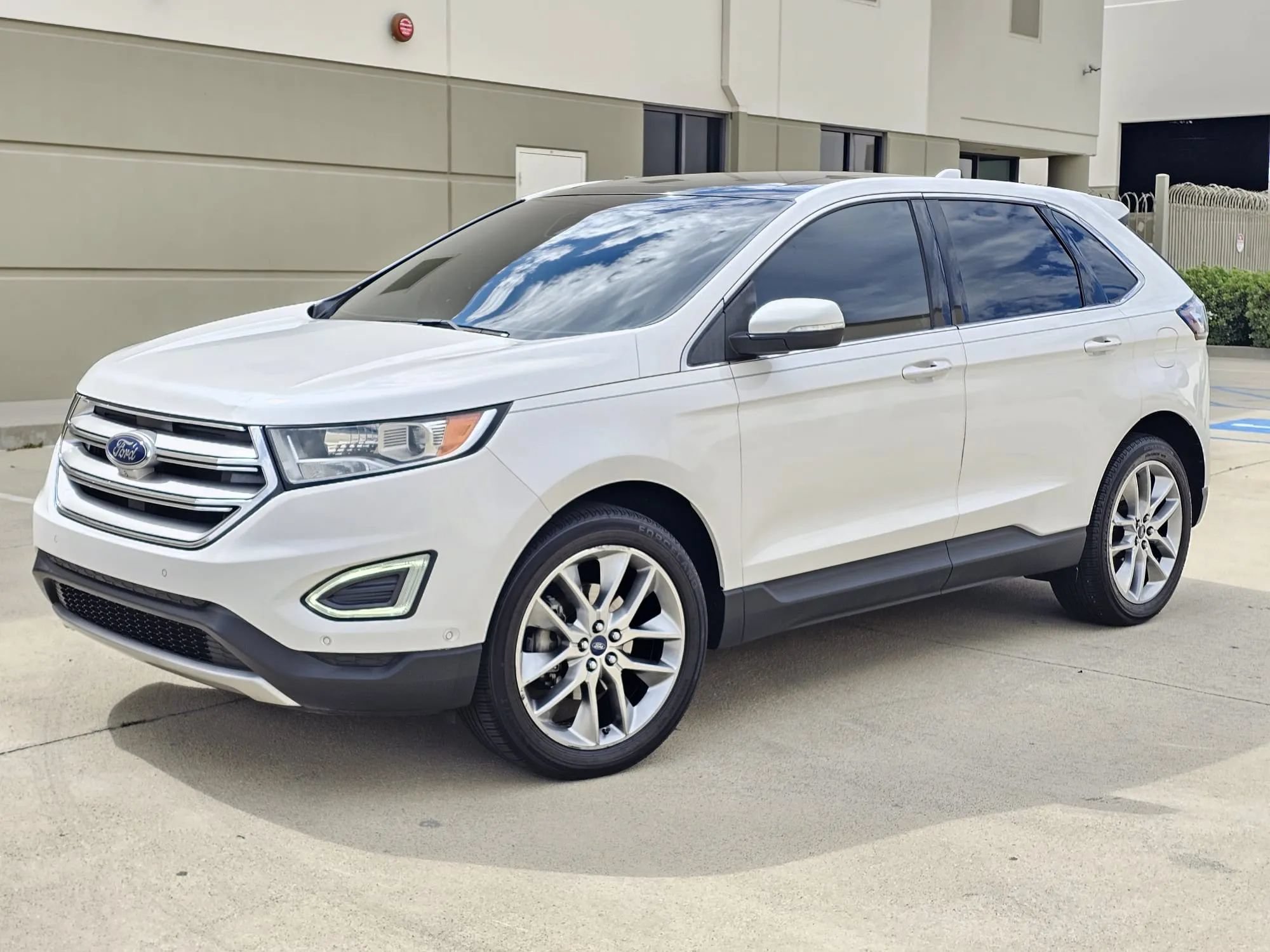 Used 2015 Ford Edge Titanium w/ Equipment Group 302A FWD image 1