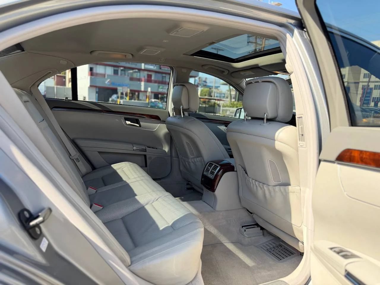 Used 2012 Mercedes-Benz S 550 image 32