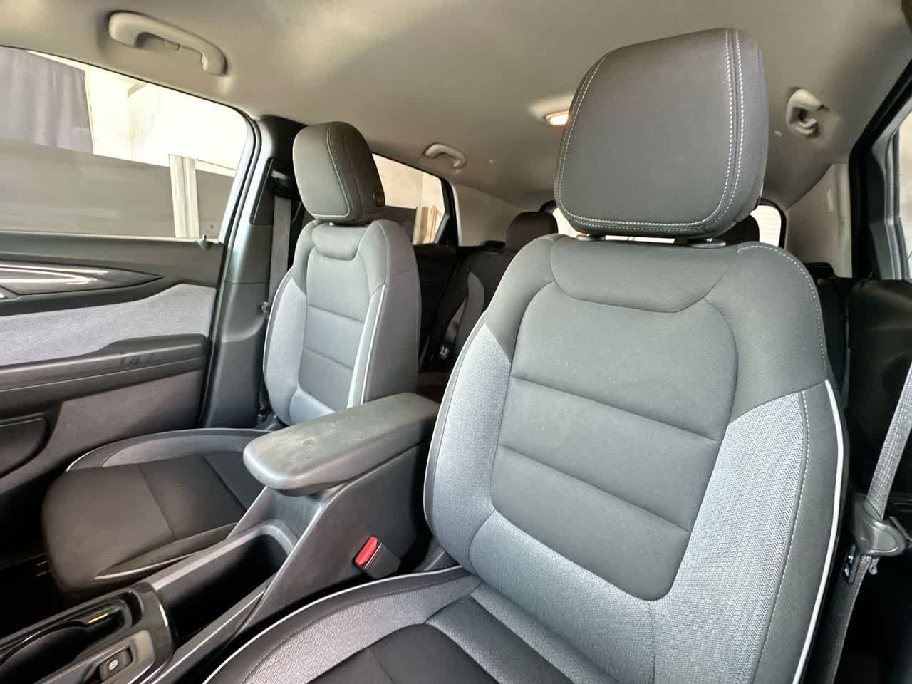Used 2025 Chevrolet TrailBlazer LT AWD/4WD image 14