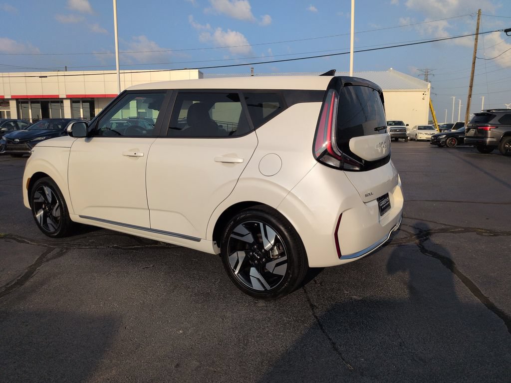 Used 2024 Kia Soul GT-Line w/ GT-Line Technology Package FWD image 3