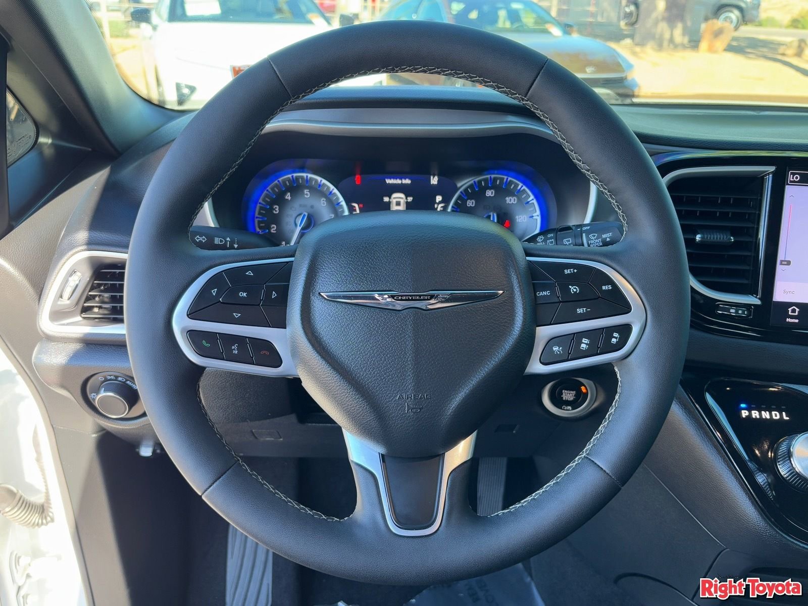 Used 2025 Chrysler Voyager LX image 19