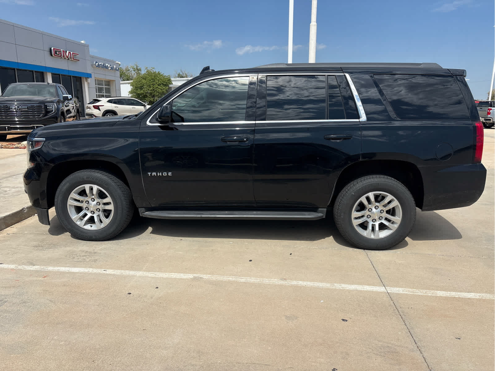 Used 2020 Chevrolet Tahoe LT RWD image 2