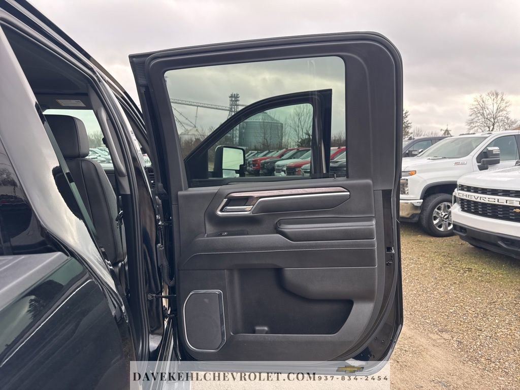 Used 2025 Chevrolet Silverado 2500 LTZ w/ LTZ Plus Package image 25