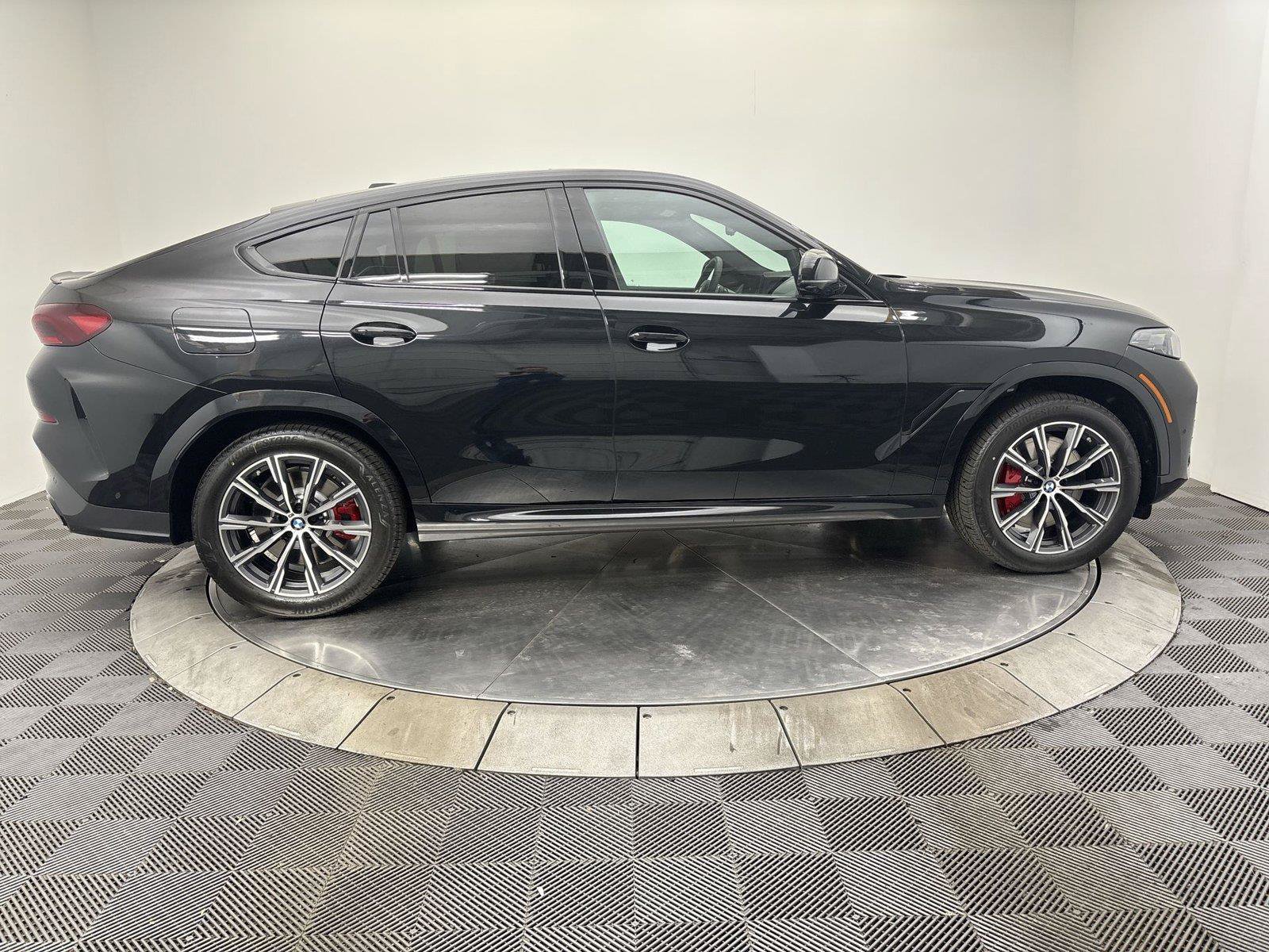 New 2027 BMW X6 M60i AWD/4WD image 16