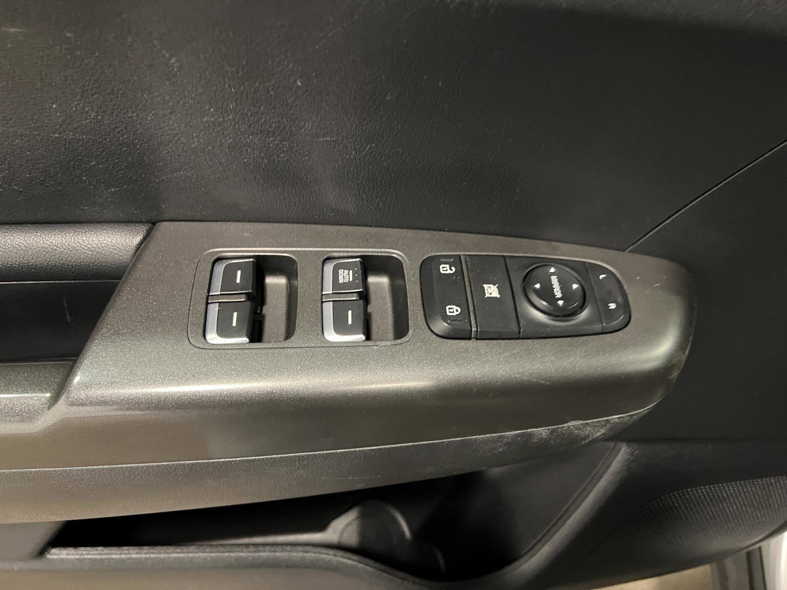 Used 2017 Kia Sportage LX w/ LX Popular Package image 25