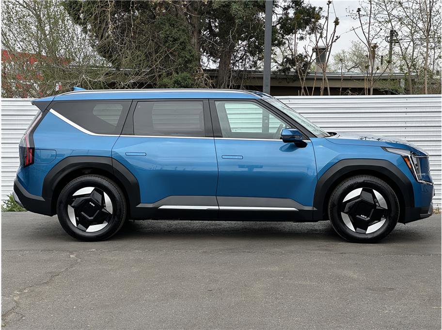 Used 2024 Kia EV9 Wind image 9
