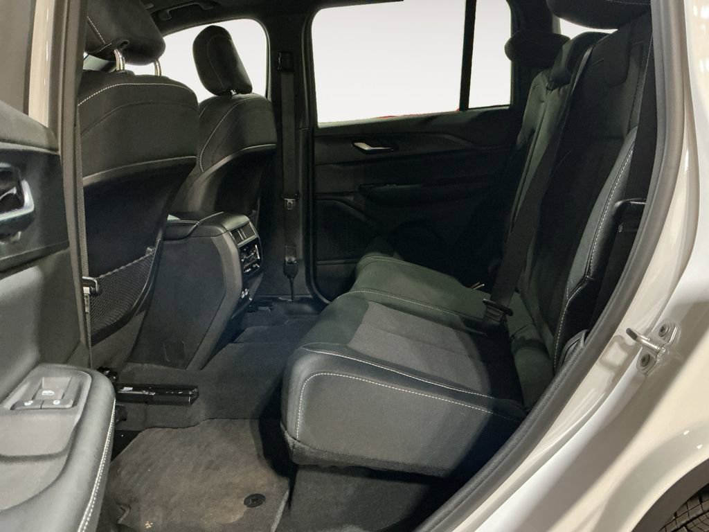 Used 2024 Jeep Grand Cherokee Laredo X w/ Luxury Tech Group I image 13