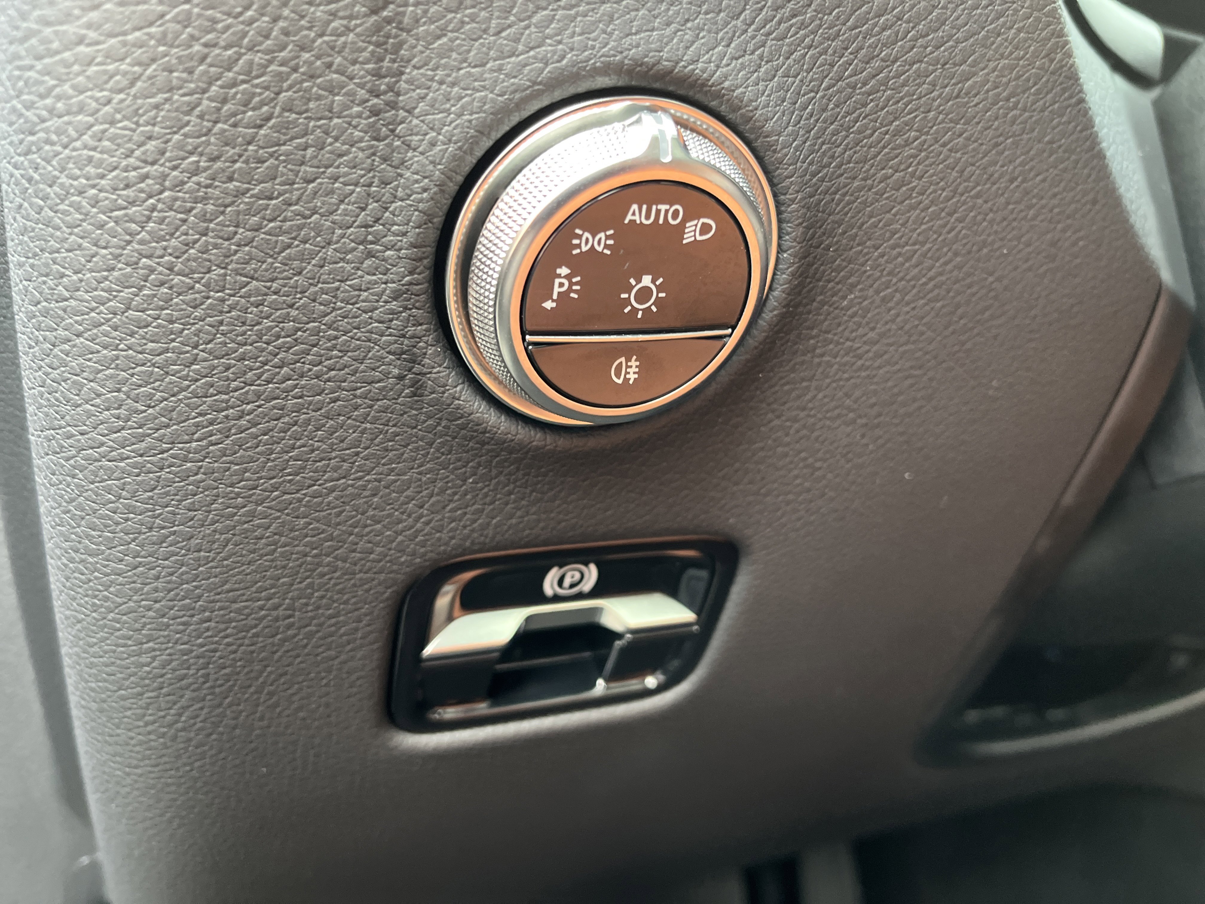 Used 2026 Mercedes-Benz GLC 300 4MATIC image 13