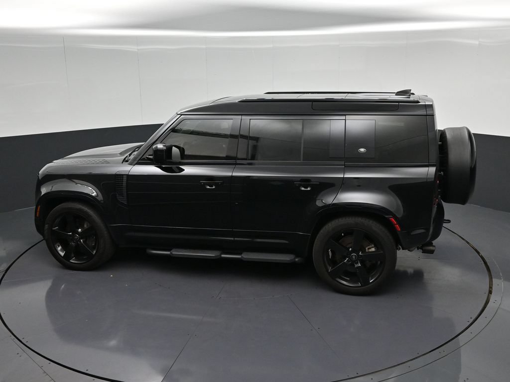 Used 2024 Land Rover Defender 110 X-Dynamic SE AWD/4WD image 23