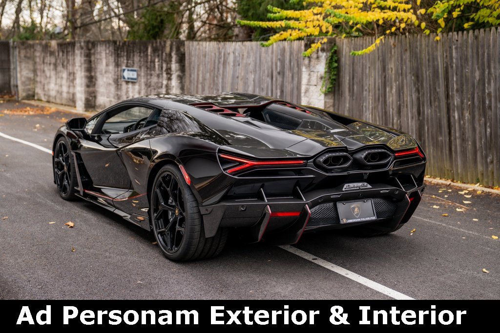 Used 2025 Lamborghini Revuelto Base image 4