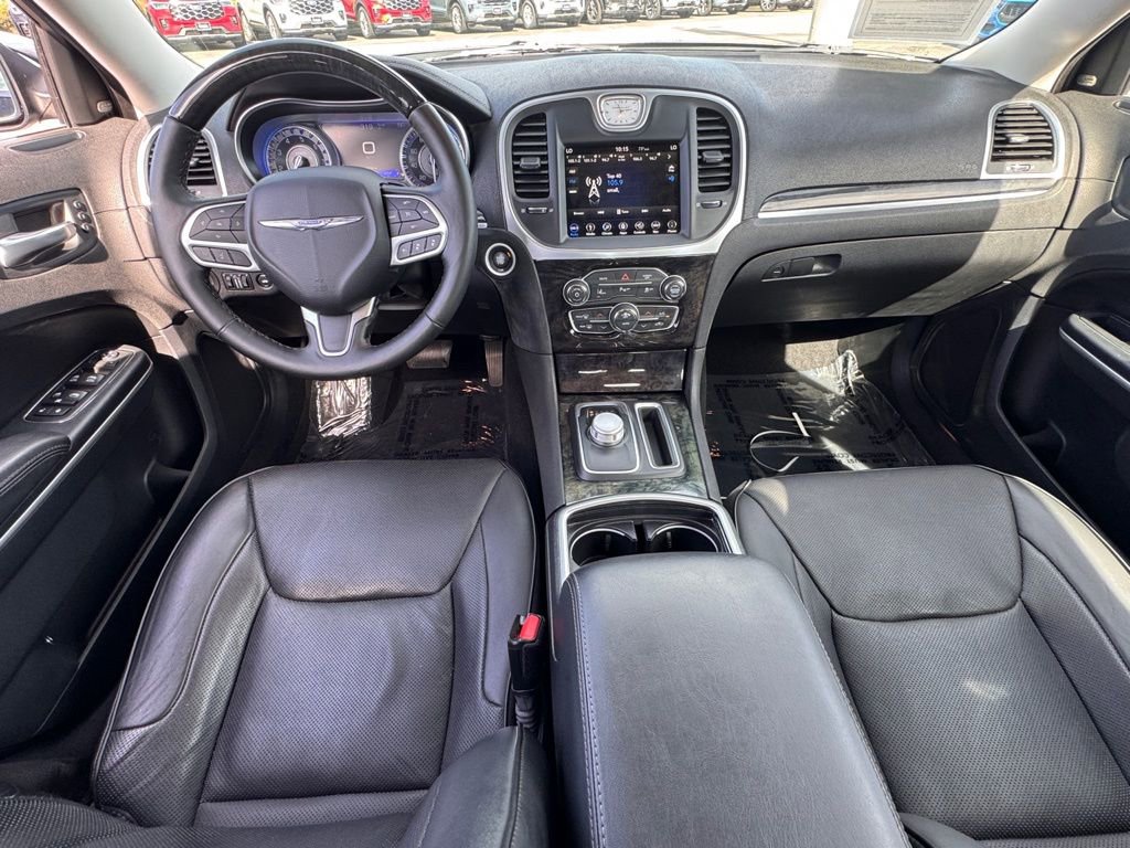 Used 2019 Chrysler 300 Limited w/ Safetytec Plus Group image 27