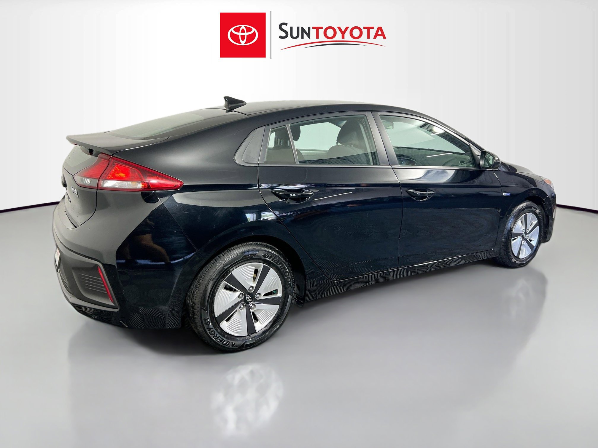 Used 2017 Hyundai Ioniq Blue image 4