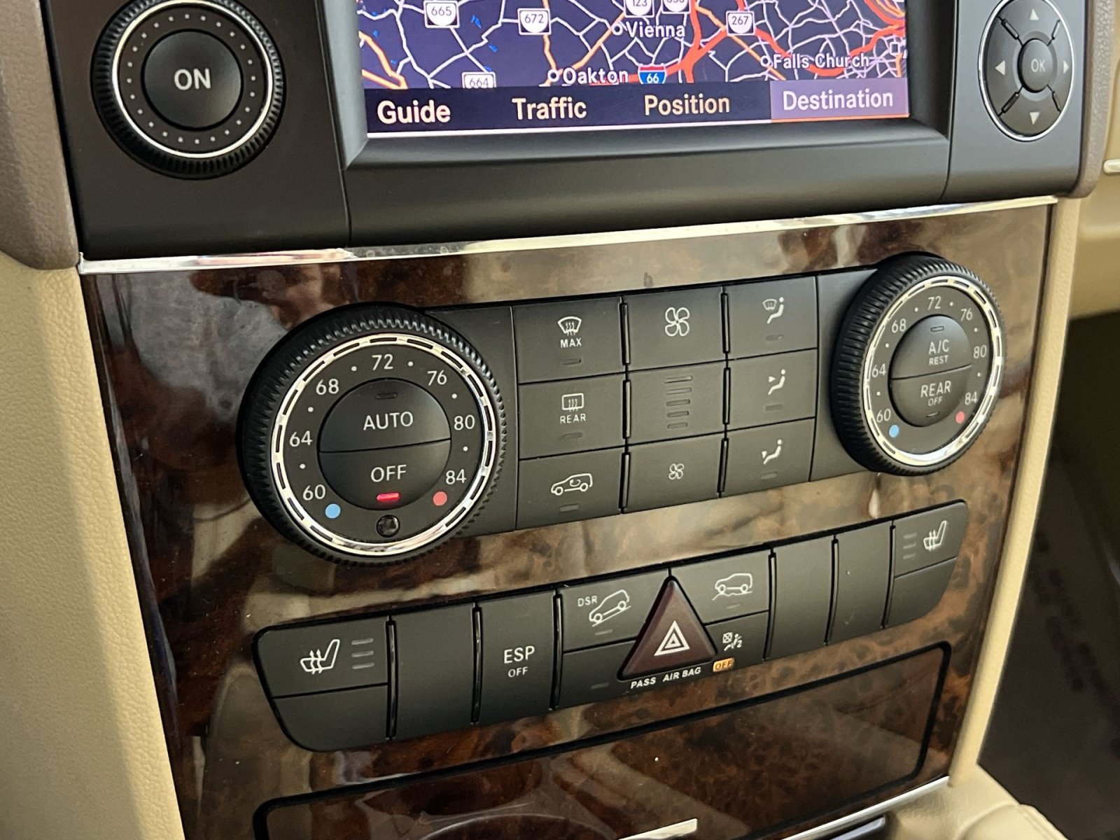Used 2010 Mercedes-Benz ML 350 BlueTEC 4MATIC image 21