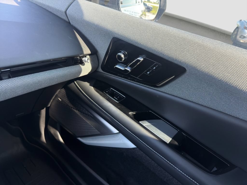Used 2025 Cadillac Optiq Luxury 1 AWD/4WD image 17