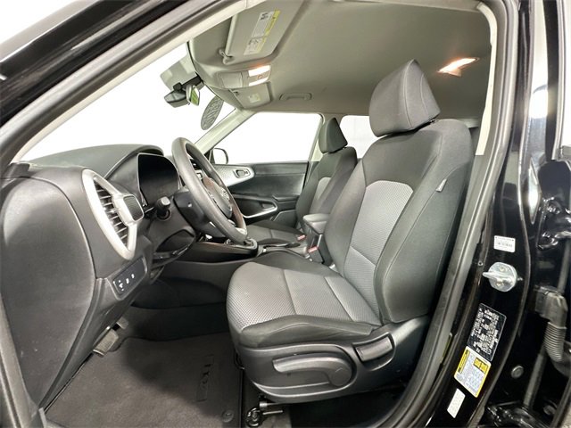 Used 2023 Kia Soul LX image 16