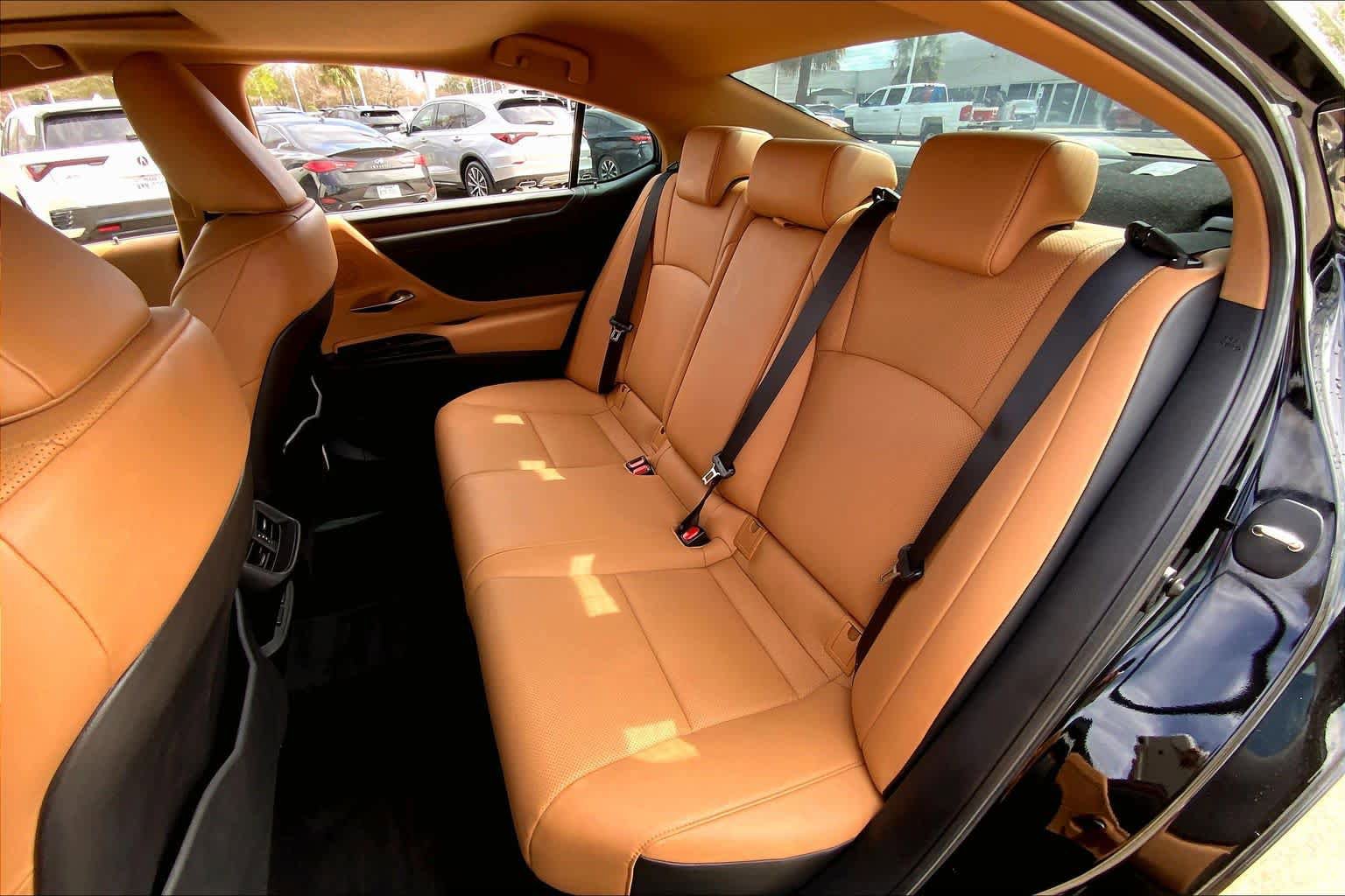 Used 2024 Lexus ES 350 w/ Premium Package FWD image 19