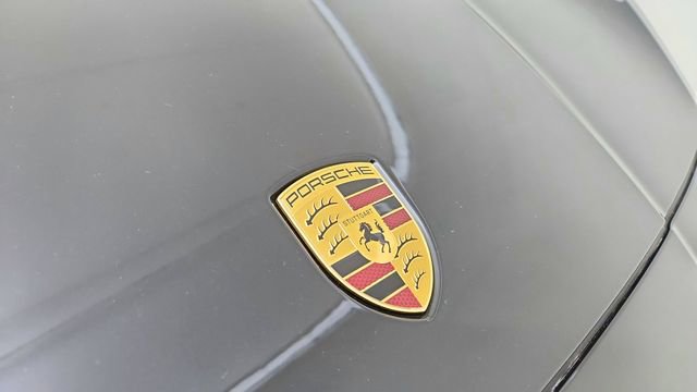 Used 2025 Porsche Cayenne w/ Premium Package image 16
