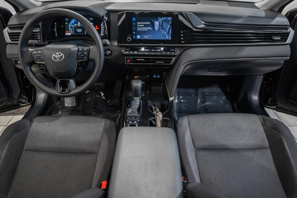 Used 2025 Toyota Camry LE image 18