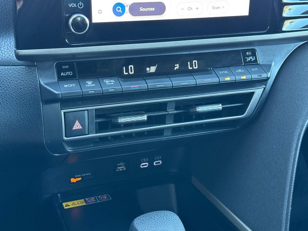 Used 2025 Toyota Camry LE FWD image 21