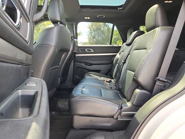 Used 2019 Ford Explorer XLT w/ Equipment Group 202A AWD/4WD image 10