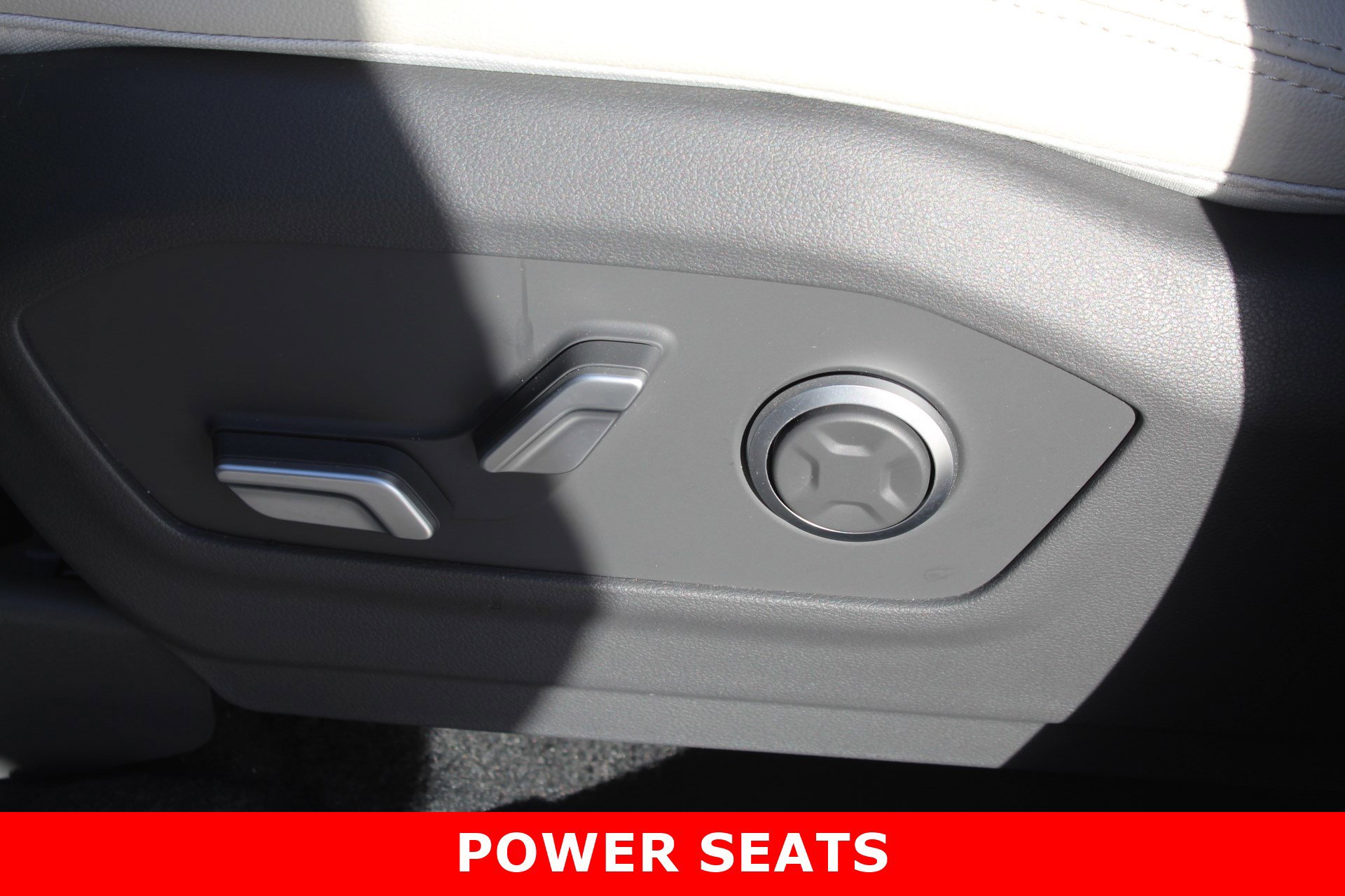 Used 2025 Hyundai Santa Fe Limited image 15