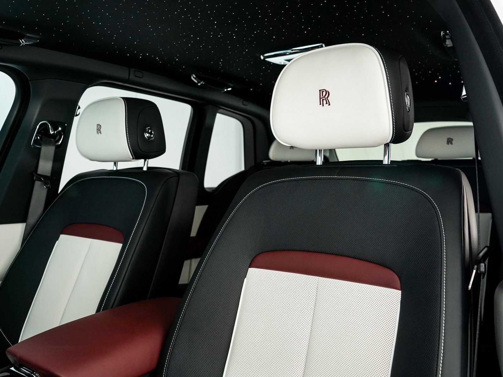 Certified 2025 Rolls-Royce Cullinan image 17