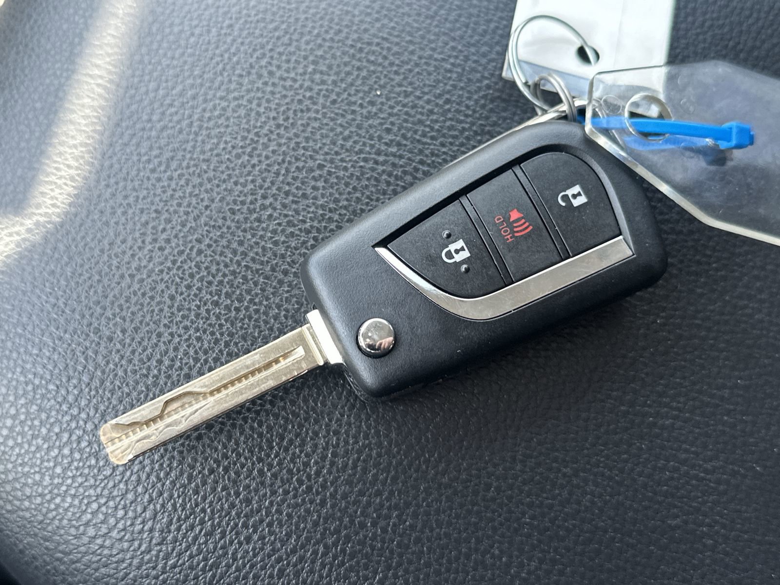 Used 2022 Toyota RAV4 LE AWD/4WD image 34