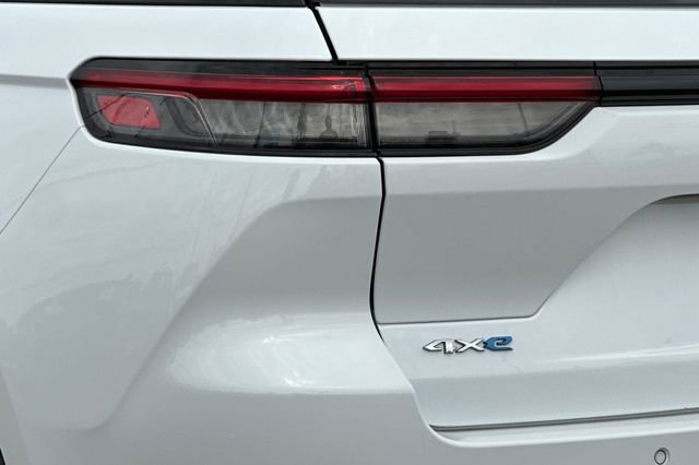 Certified 2022 Jeep Grand Cherokee Limited 4xe w/ MOPAR Finishing Package image 27