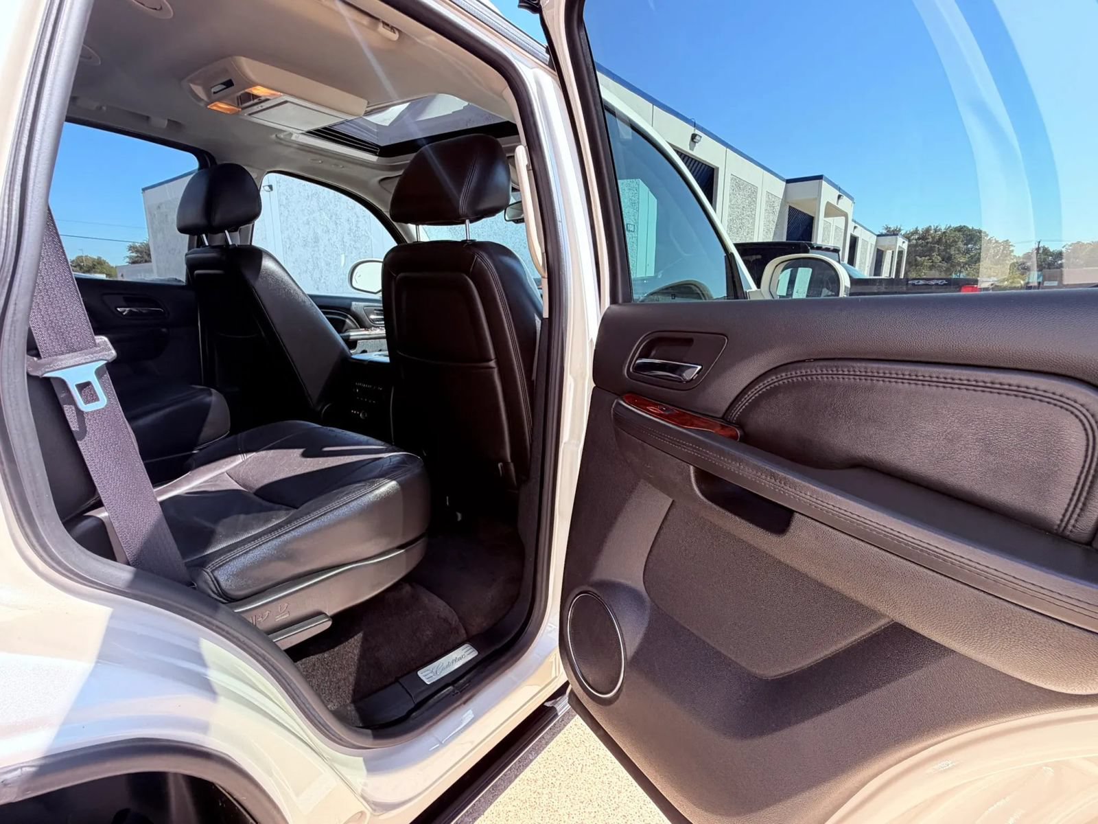 Used 2013 Cadillac Escalade Luxury RWD image 19