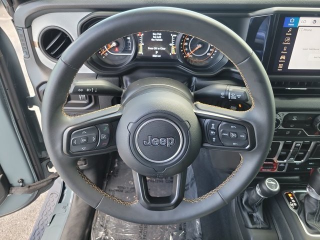 Used 2024 Jeep Gladiator Mojave AWD/4WD image 22