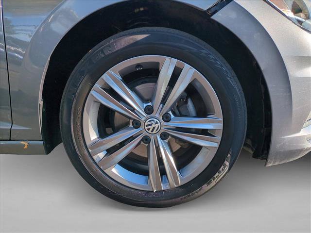 Used 2019 Volkswagen Jetta R-Line w/ R-Line Cold Weather Package FWD image 8
