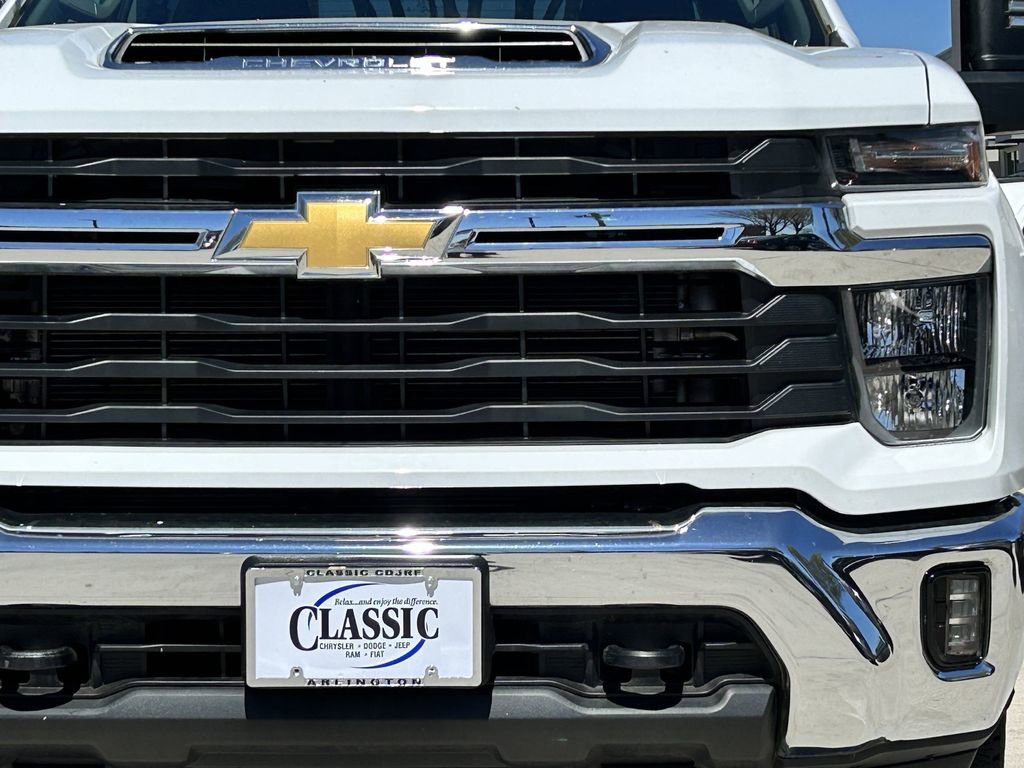 Used 2025 Chevrolet Silverado 2500 LT w/ Convenience Package AWD/4WD image 10
