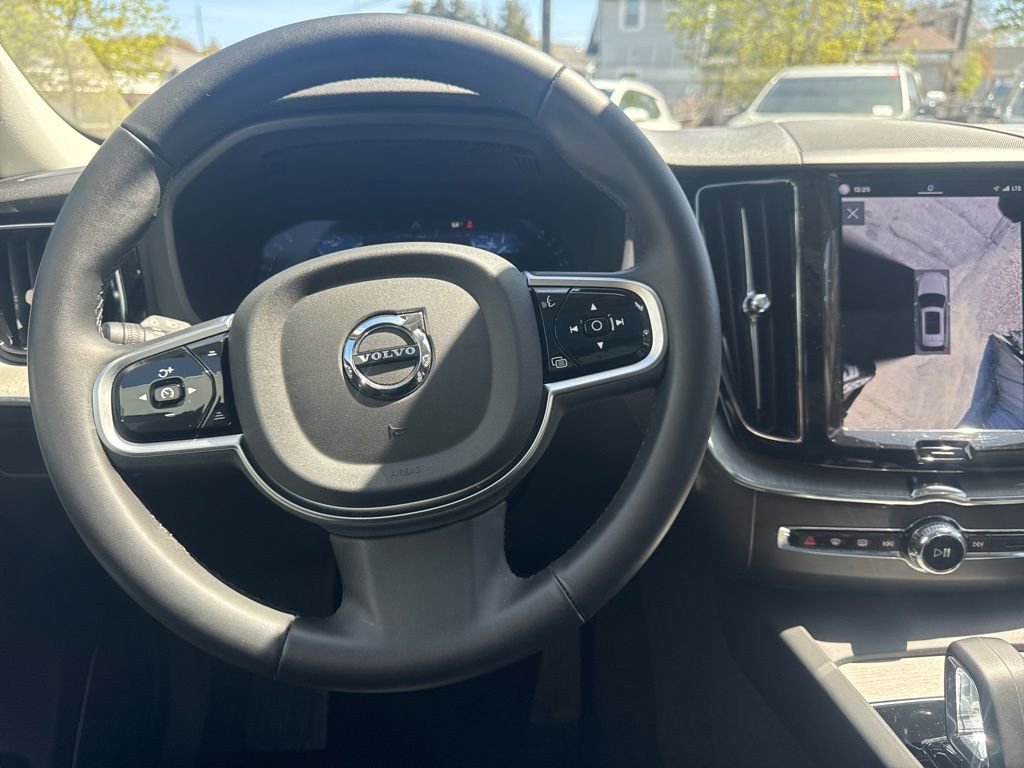 Used 2025 Volvo XC60 B5 Plus AWD/4WD image 25